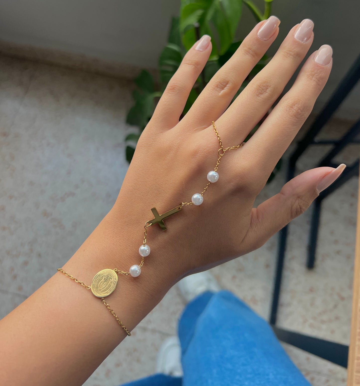 Cross chain bracelet