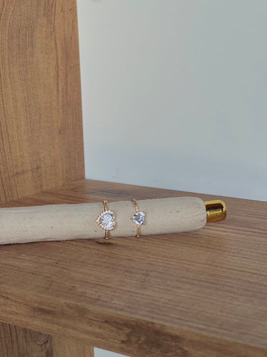 Zircon heart ring