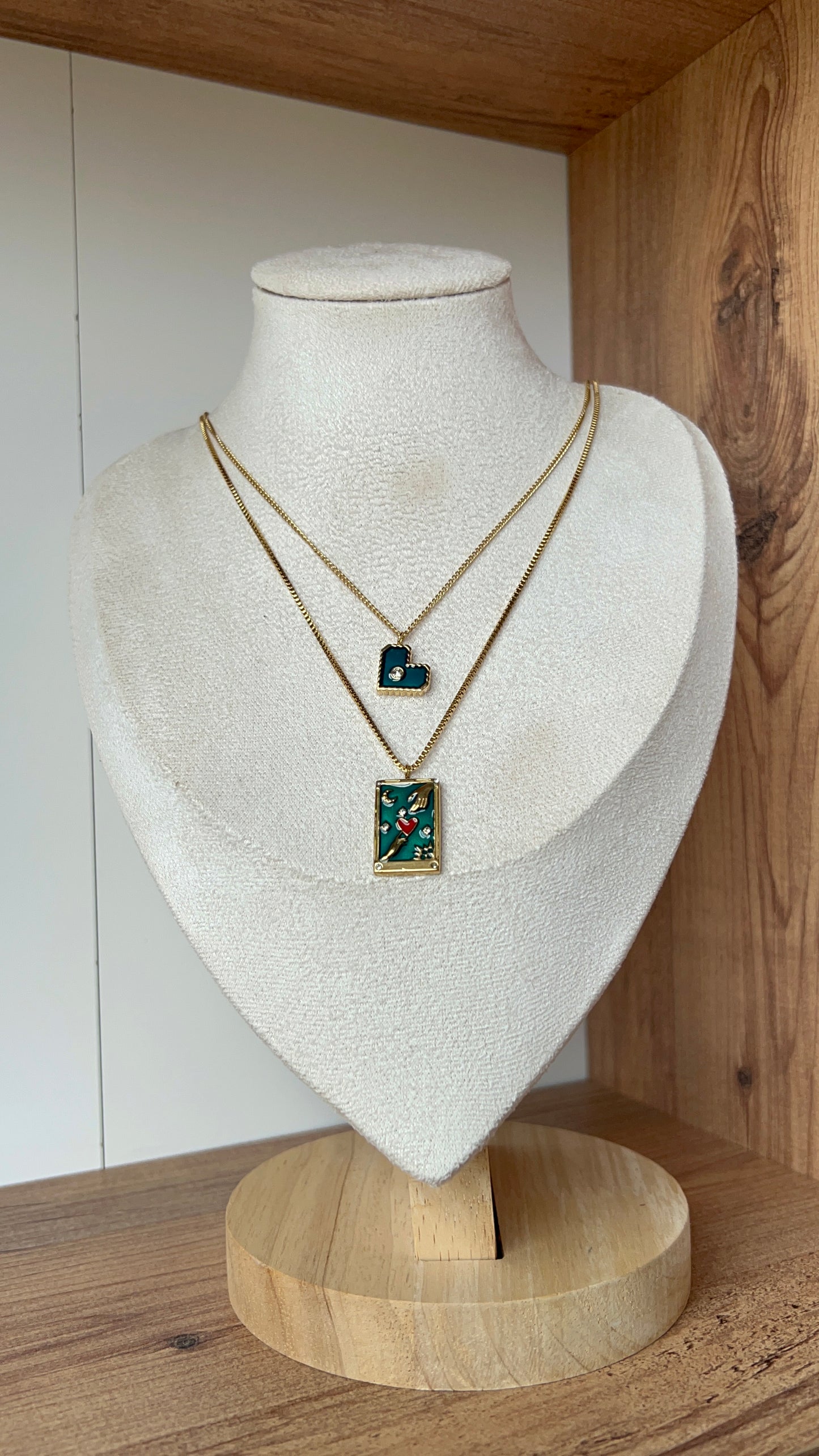 Double layered love necklace