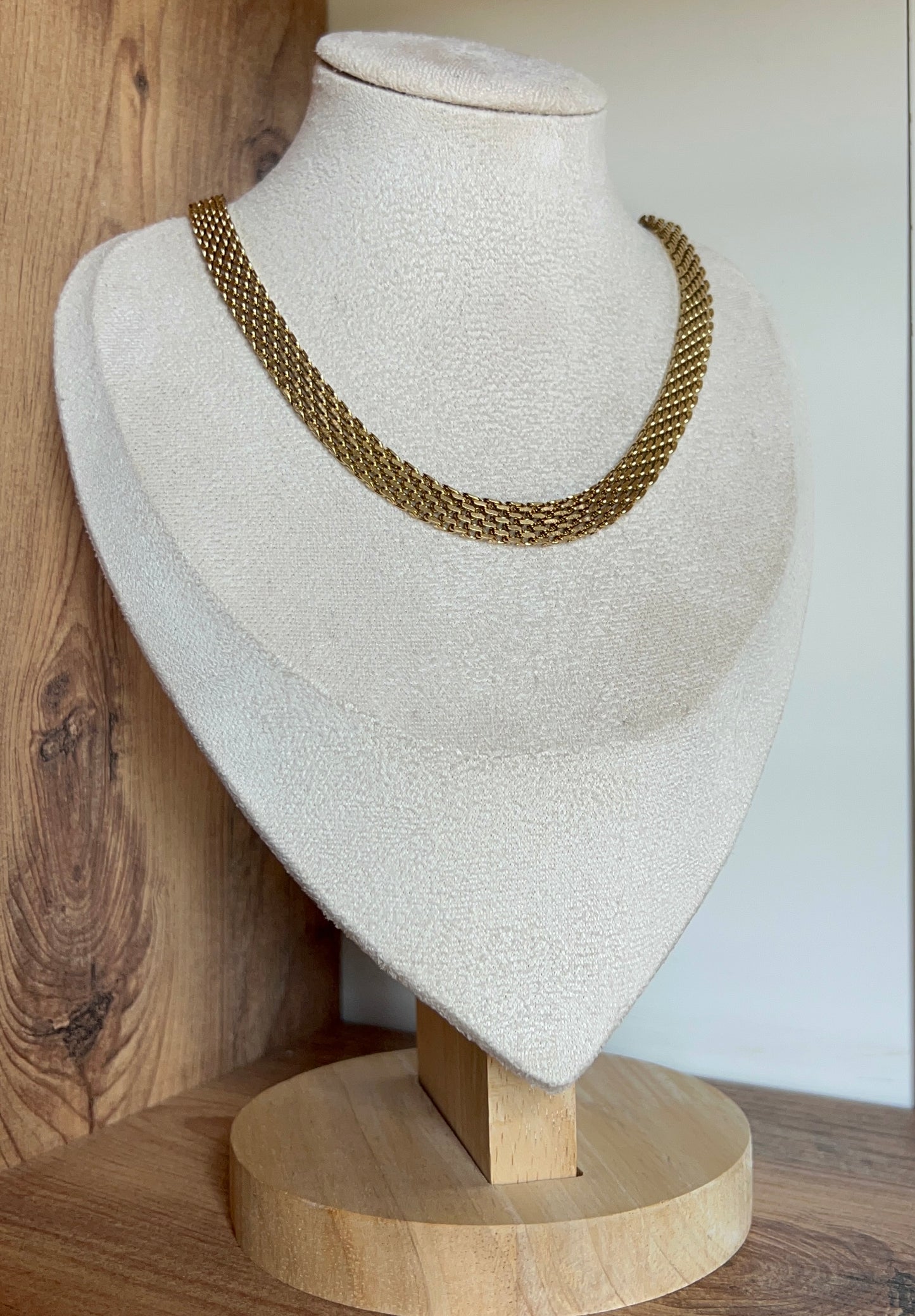 Bold chain necklace